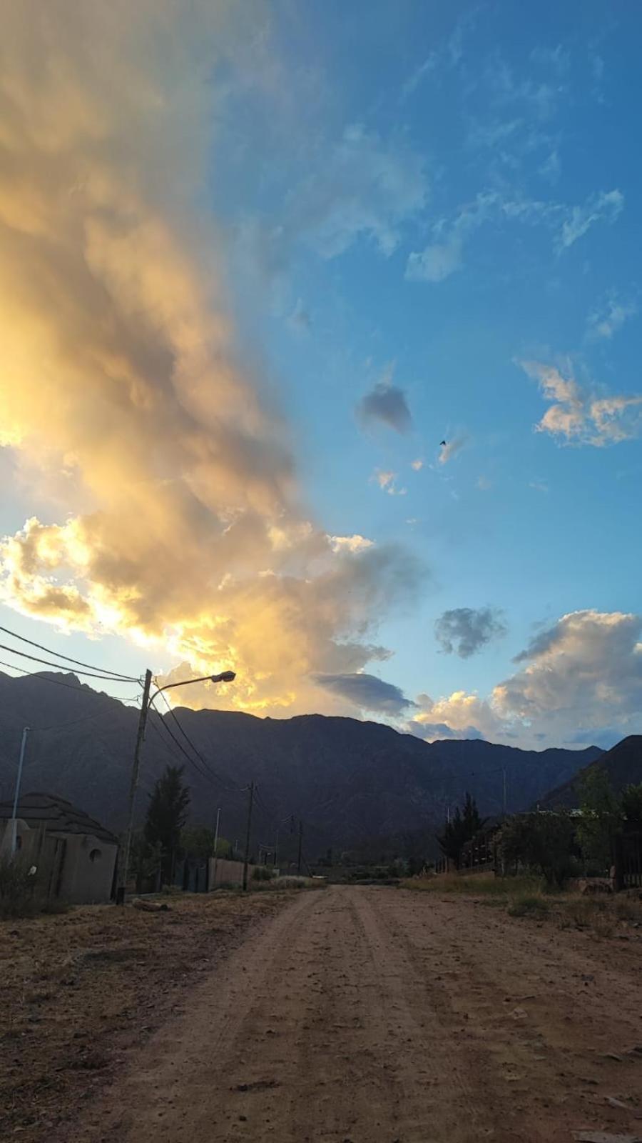 La Antonia, Al Pie De La Montana *