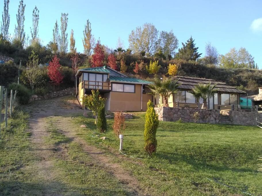 La Antonia, Al Pie De La Montana